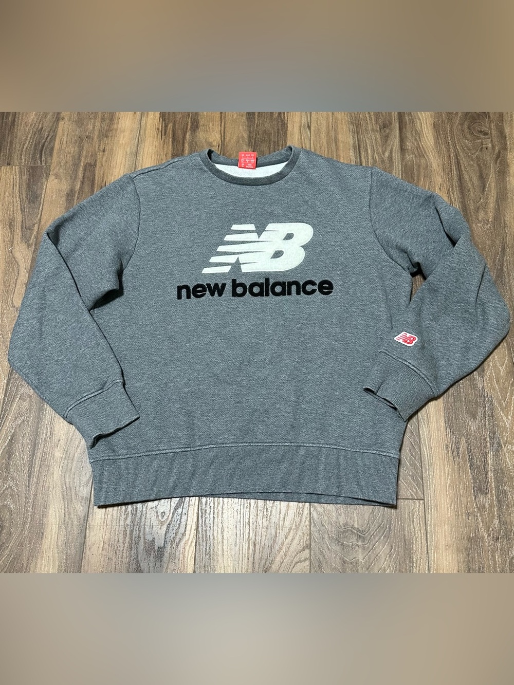 New Balance Men’s Embrodered Crew Neck Gray Logo Sweatshirt L Large Long Sleeve